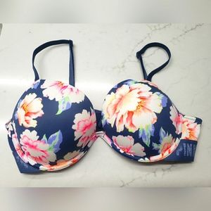 Pink / VS Bra 36C